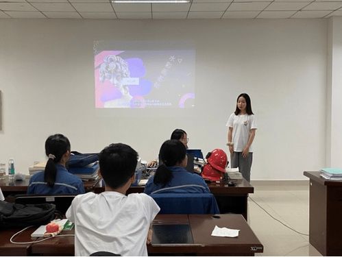 让艺术之美走进生活 工厂里的水彩画教学与教育信息咨询